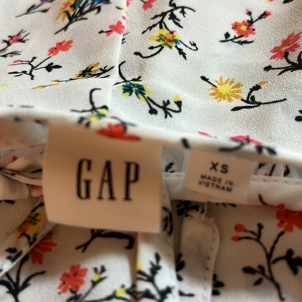 Gap Floral Ruffle Sleeve Office Blouse - Picture 9 of 10